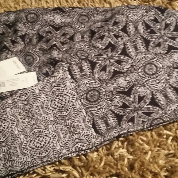 Chico's Pants - Chico's Zenergy So Slimming Legging -size 3